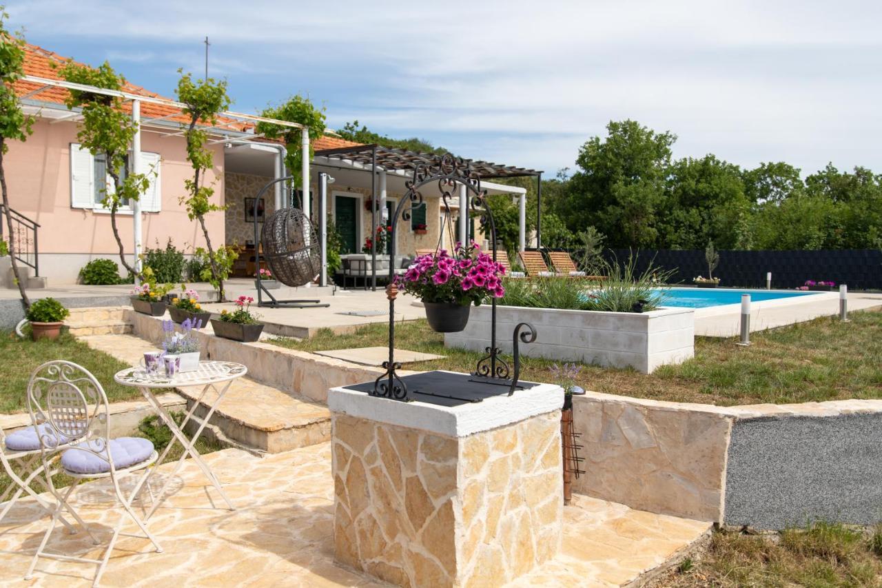 Villa Terra With Heated Pool Марина Экстерьер фото