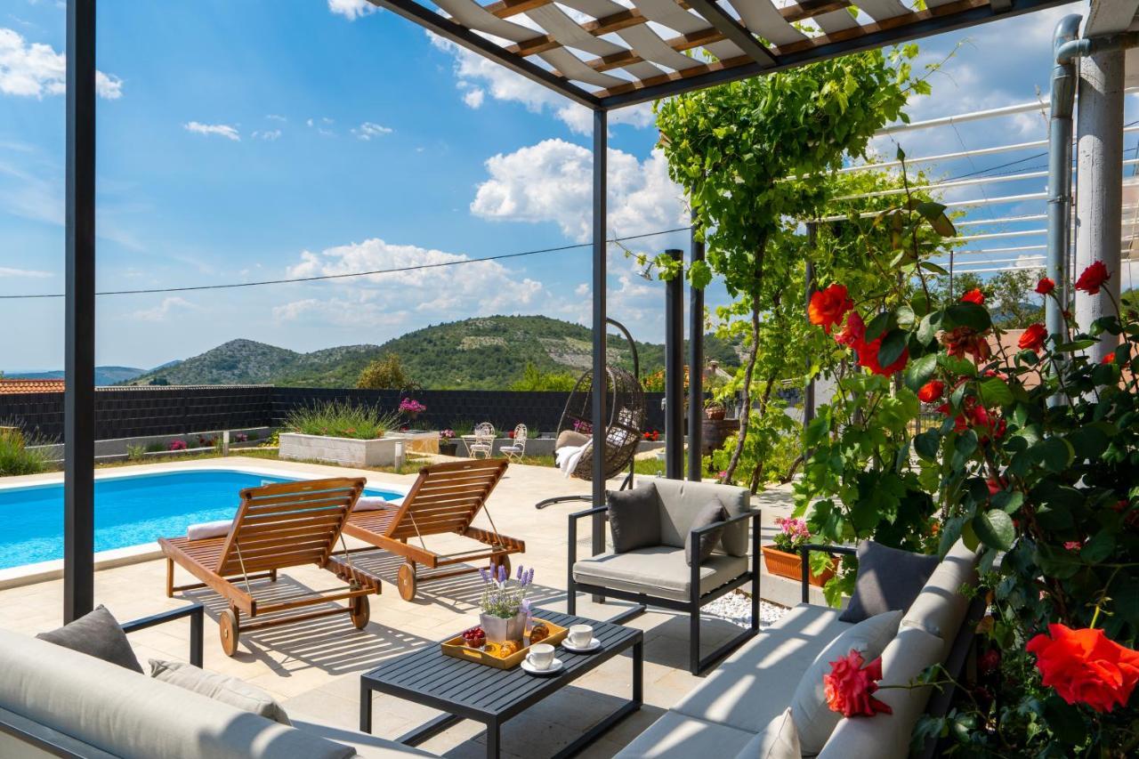 Villa Terra With Heated Pool Марина Экстерьер фото